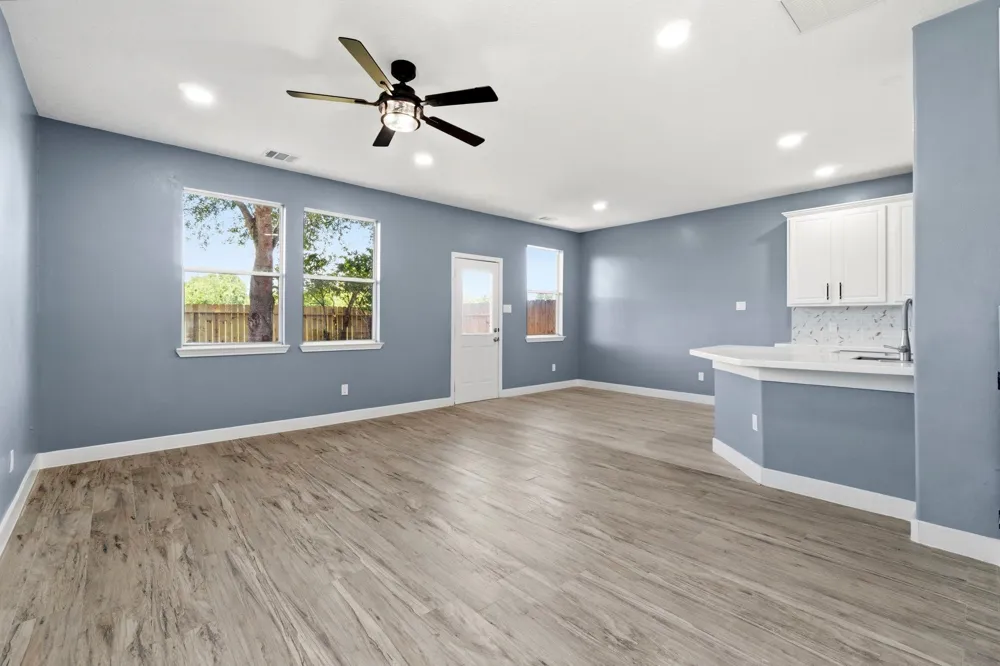 238 Drake Run Lane Dickinson, TX 77539