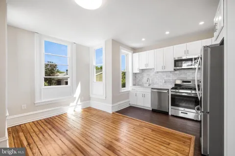 2311 GREEN STREET #3R