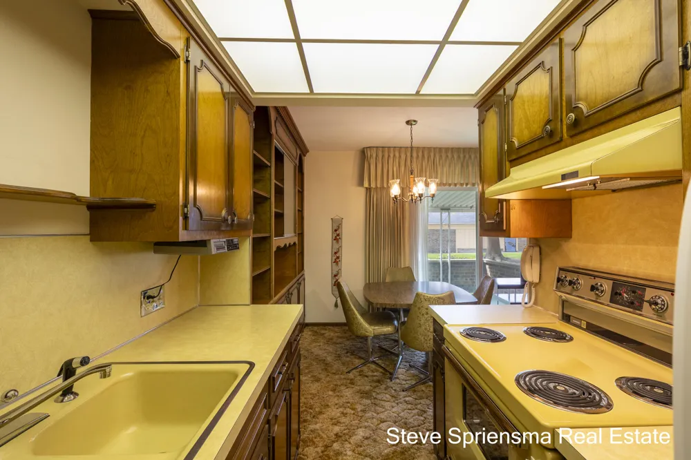 627 Carriage Lane Jenison, MI 49428