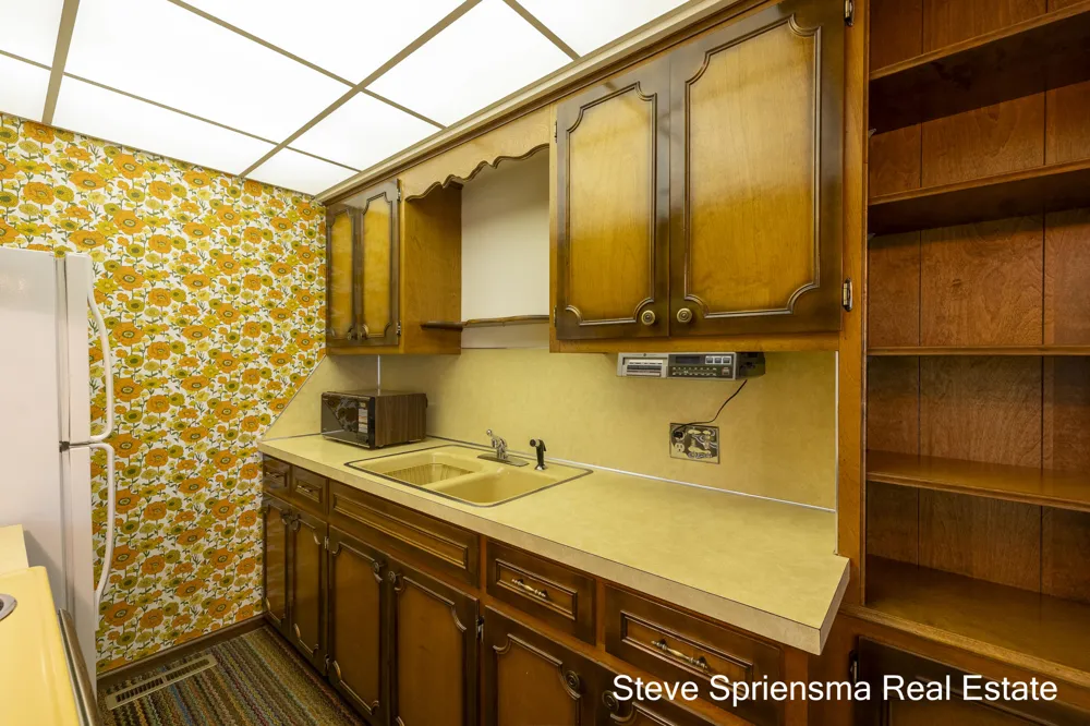 627 Carriage Lane Jenison, MI 49428