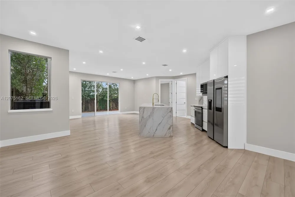 12377 SW 125th St Miami, FL 33186