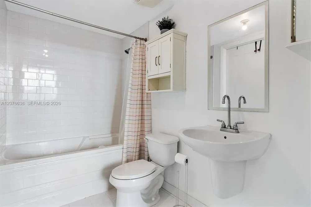 690 SW 1st Ct #2025 Miami, FL 33130