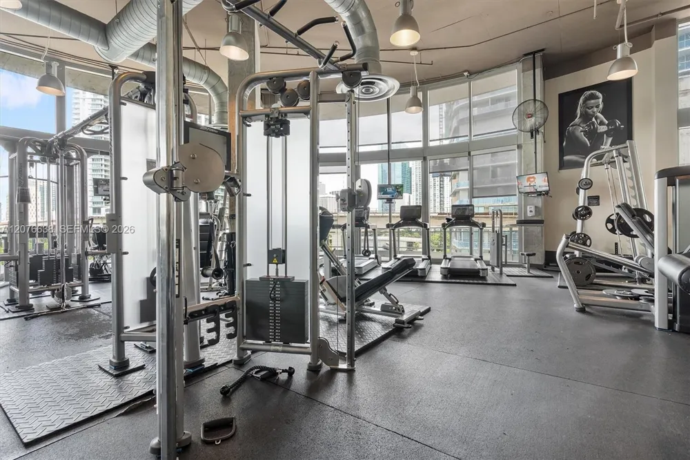 690 SW 1st Ct #2025 Miami, FL 33130