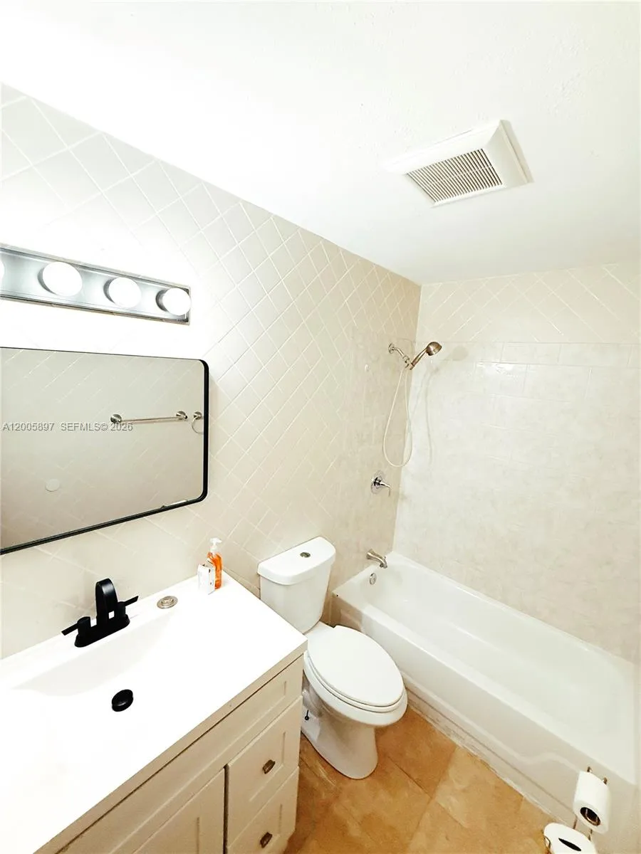 4259 Royal Banyan Way #B Lake Worth, FL 33461