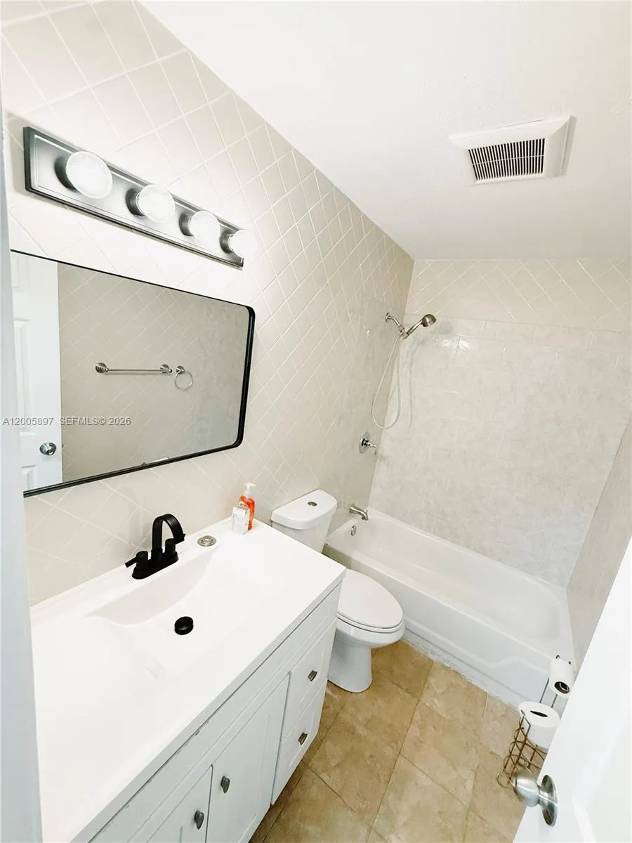4259 Royal Banyan Way #B Lake Worth, FL 33461
