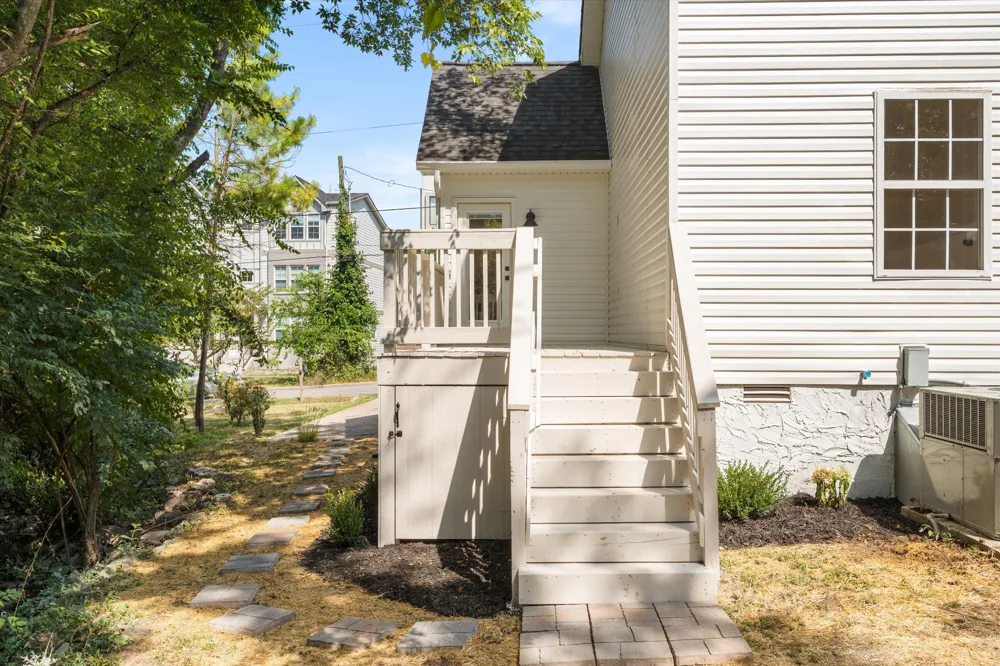 121 Oceola Ave Nashville, TN 37209