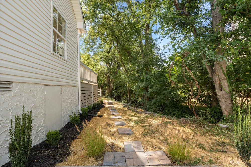 121 Oceola Ave Nashville, TN 37209