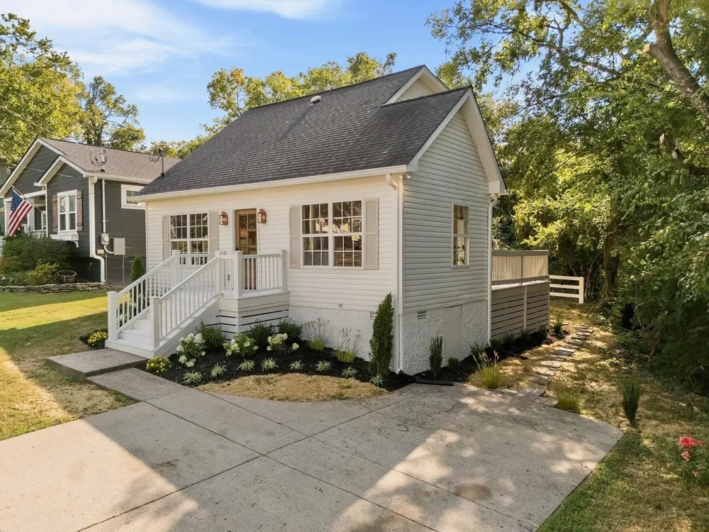 121 Oceola Ave Nashville, TN 37209