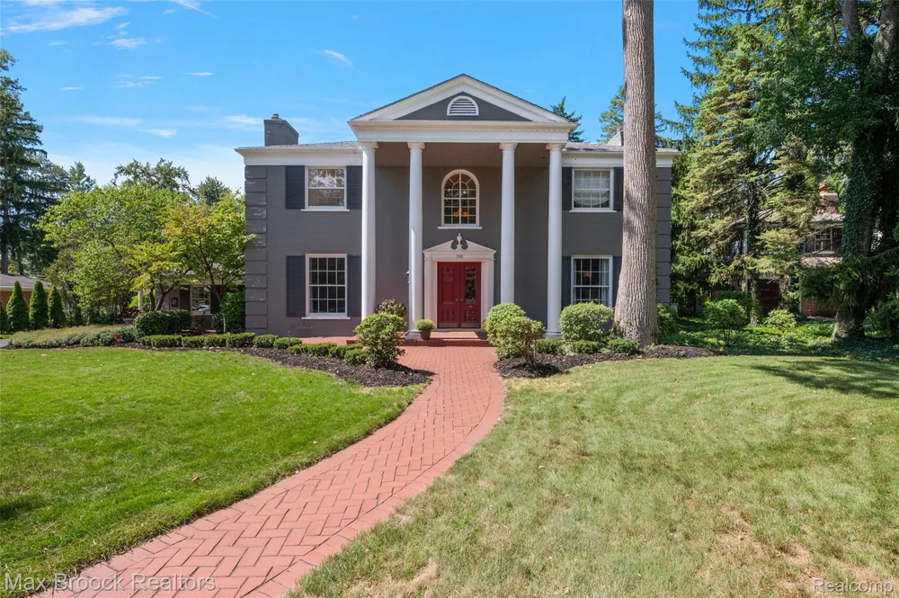 700 Arlington Street Birmingham City, MI 48009