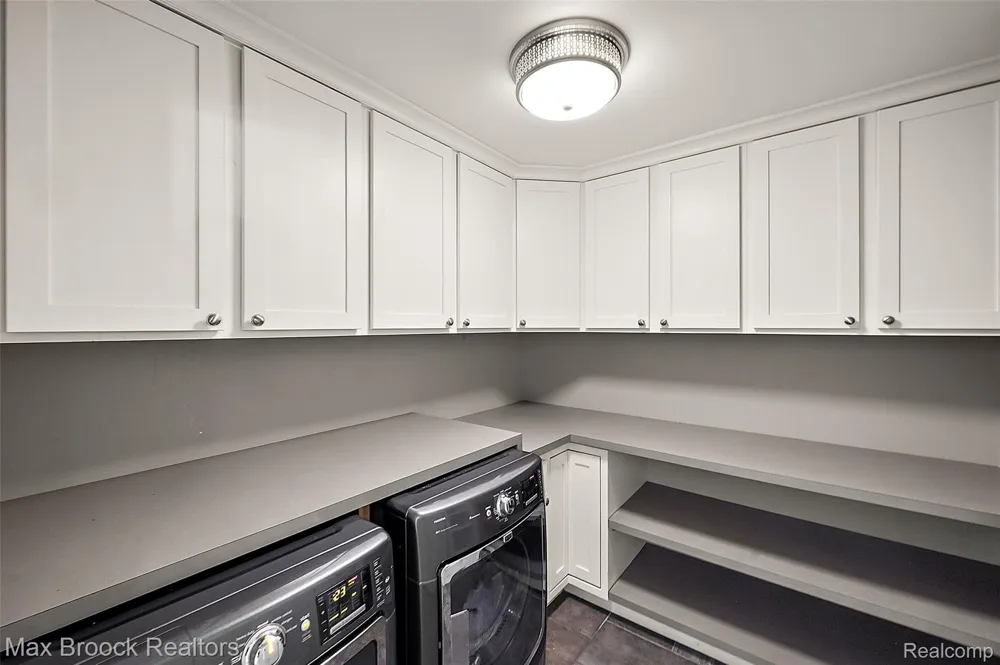 700 Arlington Street Birmingham City, MI 48009