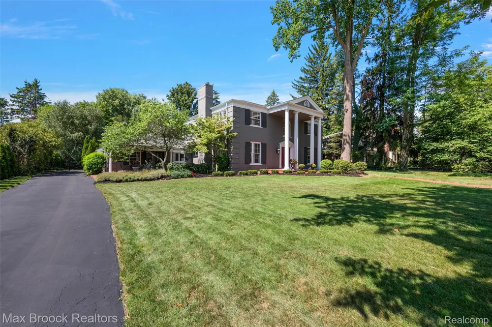 700 Arlington Street Birmingham City, MI 48009