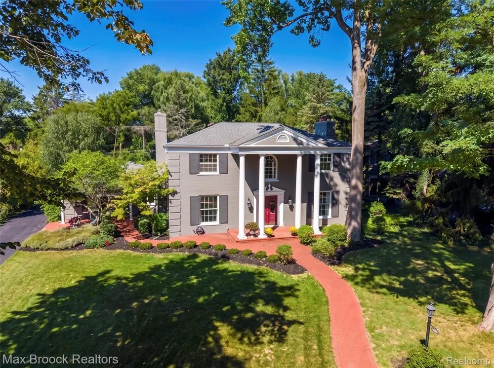 700 Arlington Street Birmingham City, MI 48009