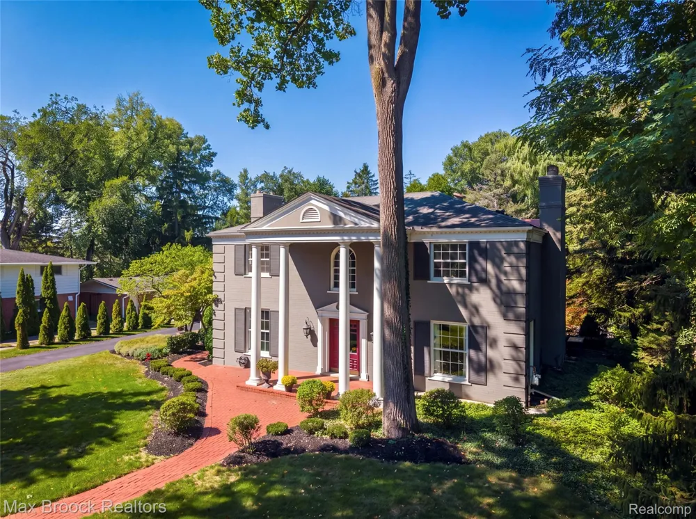 700 Arlington Street Birmingham City, MI 48009