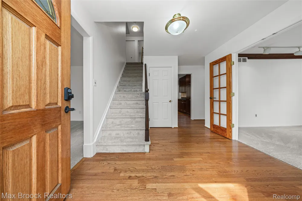 4370 Savoie Trail West Bloomfield Charter Township, MI 48323