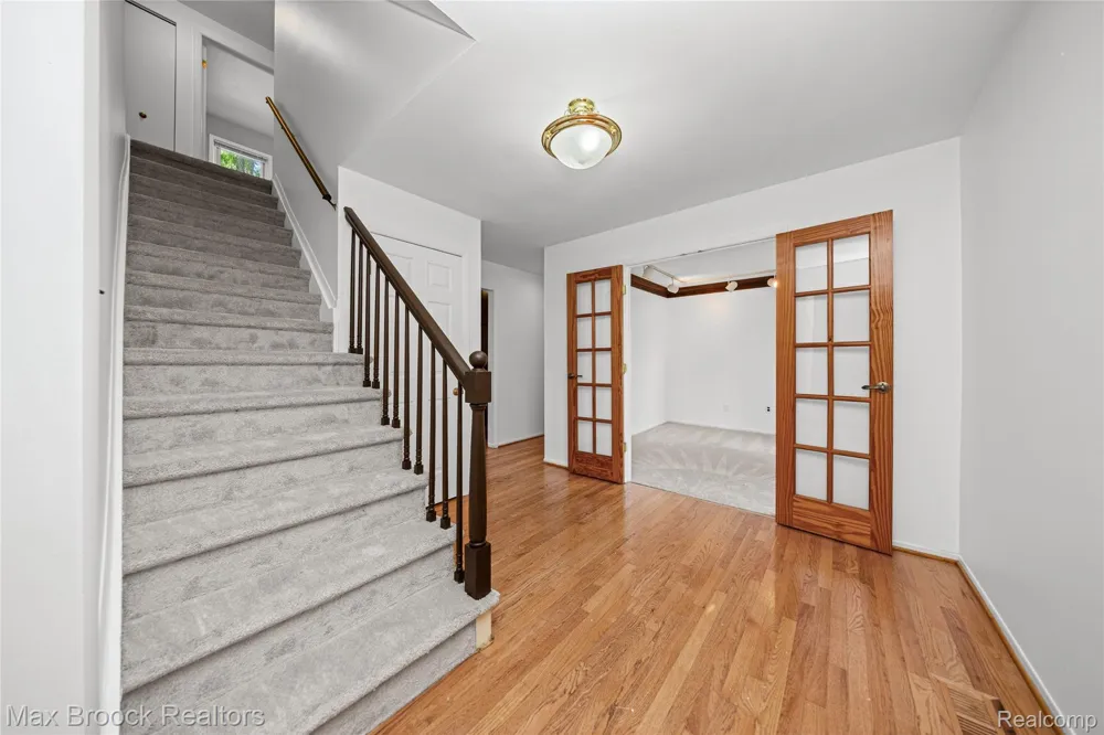 4370 Savoie Trail West Bloomfield Charter Township, MI 48323