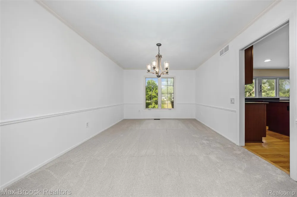 4370 Savoie Trail West Bloomfield Charter Township, MI 48323