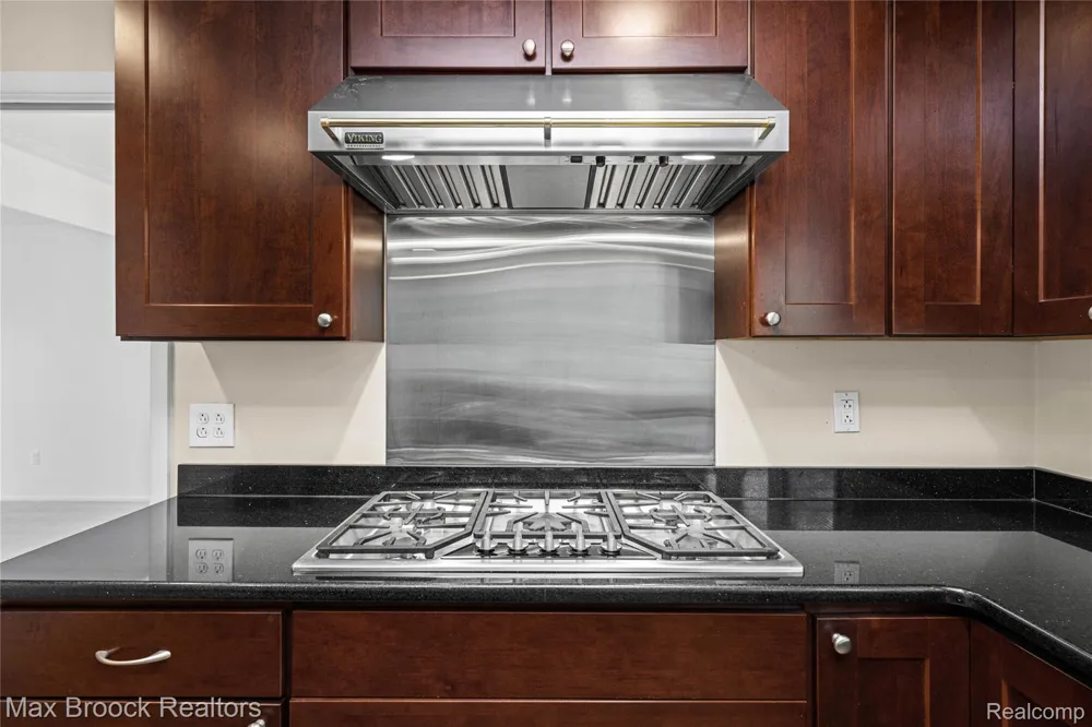 4370 Savoie Trail West Bloomfield Charter Township, MI 48323