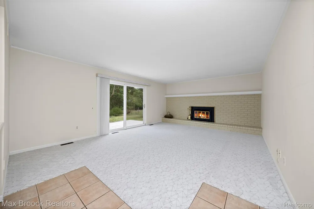 4370 Savoie Trail West Bloomfield Charter Township, MI 48323