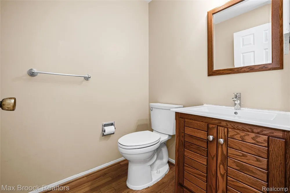 4370 Savoie Trail West Bloomfield Charter Township, MI 48323
