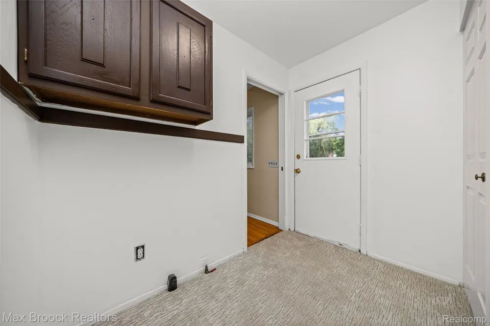 4370 Savoie Trail West Bloomfield Charter Township, MI 48323