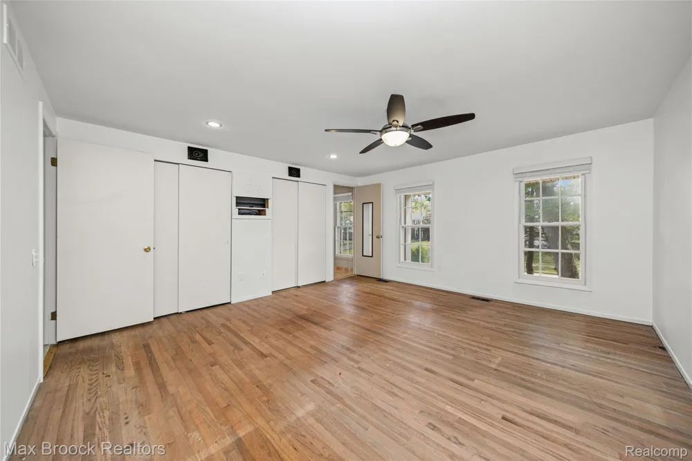 4370 Savoie Trail West Bloomfield Charter Township, MI 48323