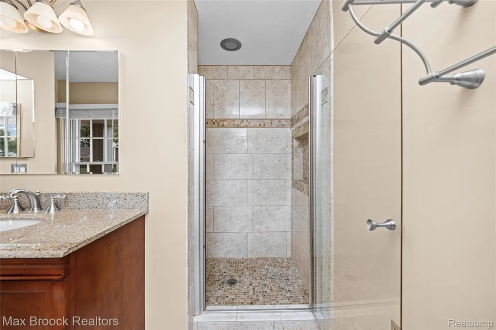 4370 Savoie Trail West Bloomfield Charter Township, MI 48323
