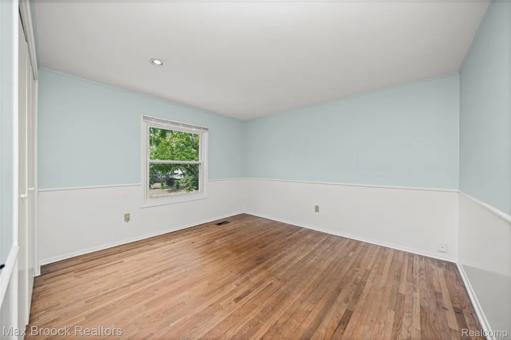 4370 Savoie Trail West Bloomfield Charter Township, MI 48323