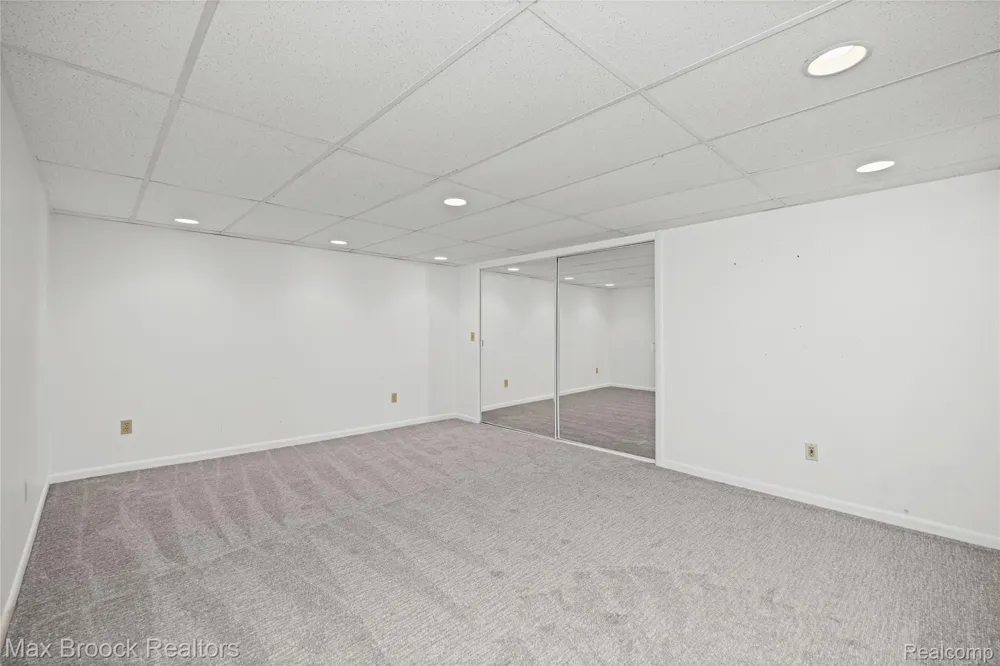 4370 Savoie Trail West Bloomfield Charter Township, MI 48323