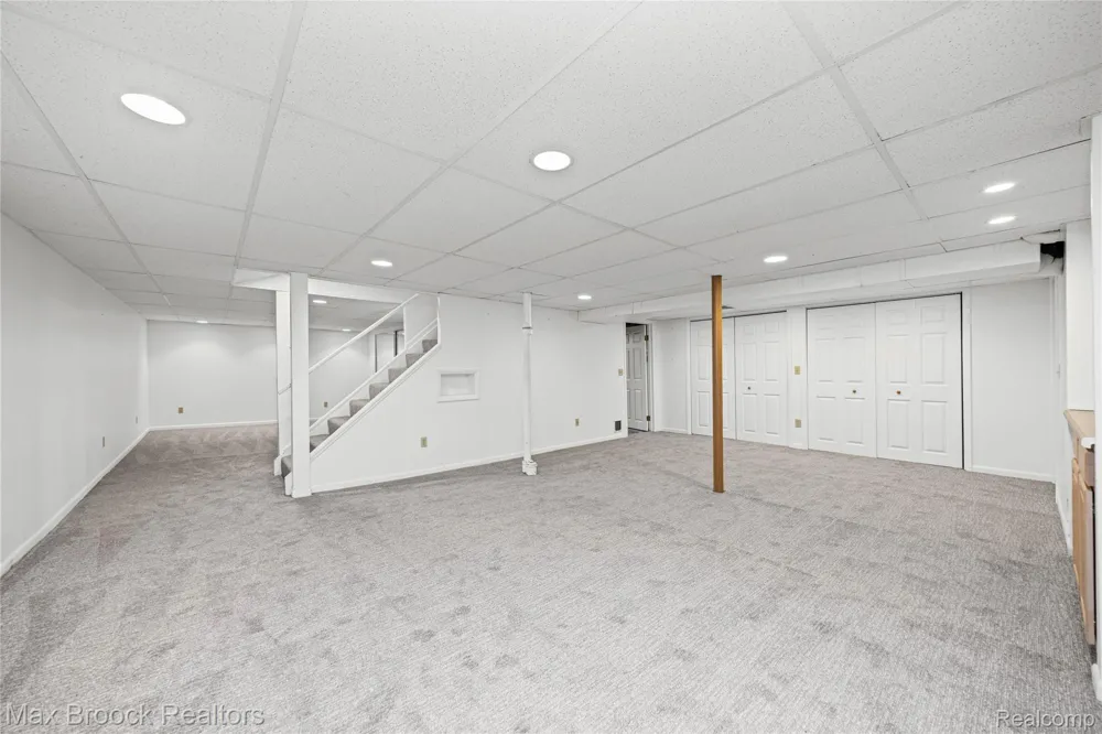 4370 Savoie Trail West Bloomfield Charter Township, MI 48323