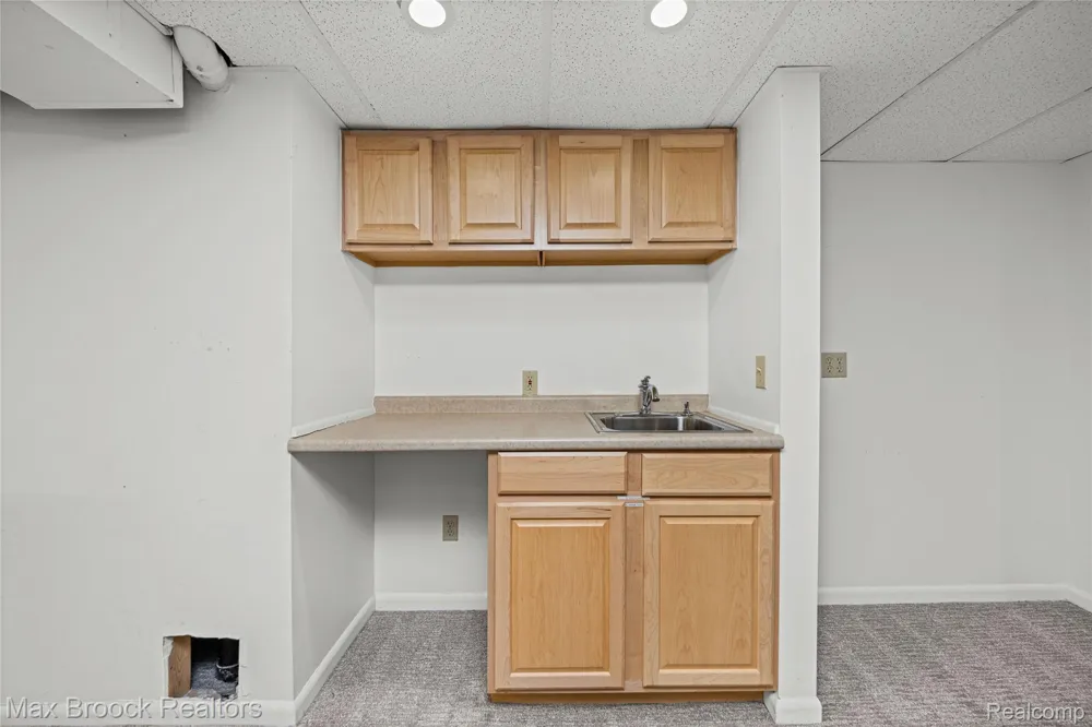4370 Savoie Trail West Bloomfield Charter Township, MI 48323