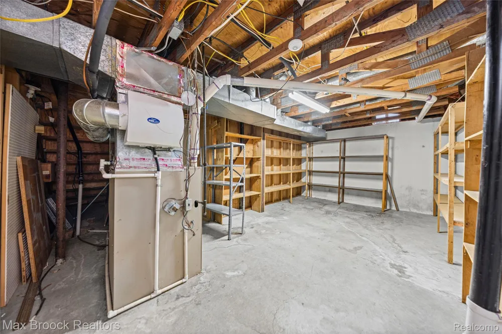 4370 Savoie Trail West Bloomfield Charter Township, MI 48323