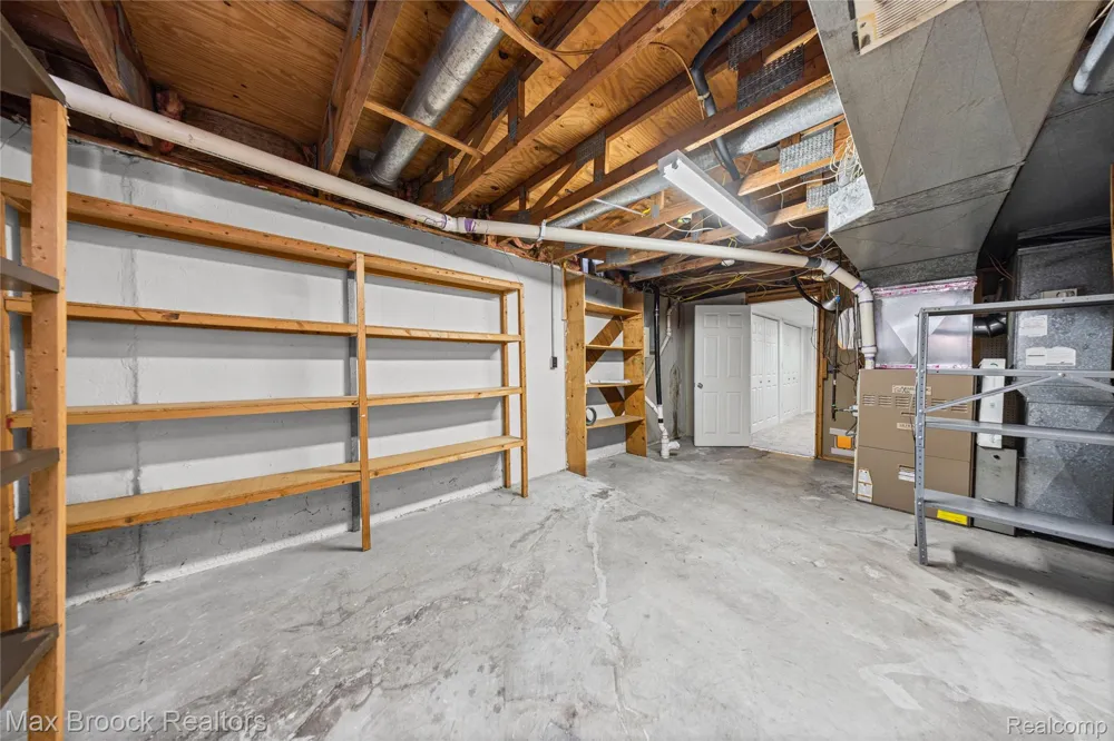 4370 Savoie Trail West Bloomfield Charter Township, MI 48323