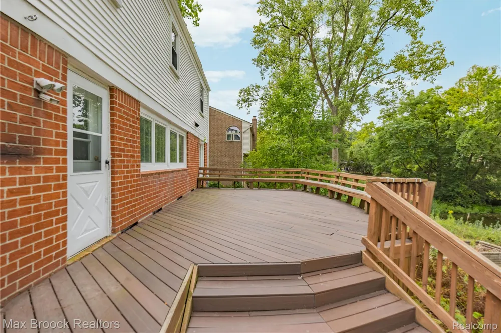 4370 Savoie Trail West Bloomfield Charter Township, MI 48323