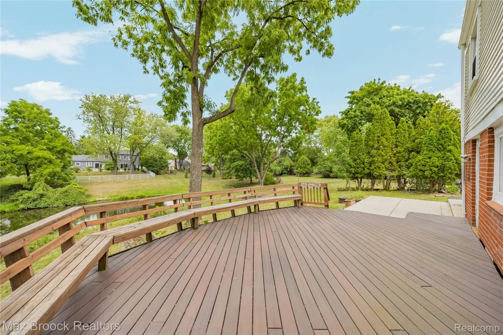 4370 Savoie Trail West Bloomfield Charter Township, MI 48323