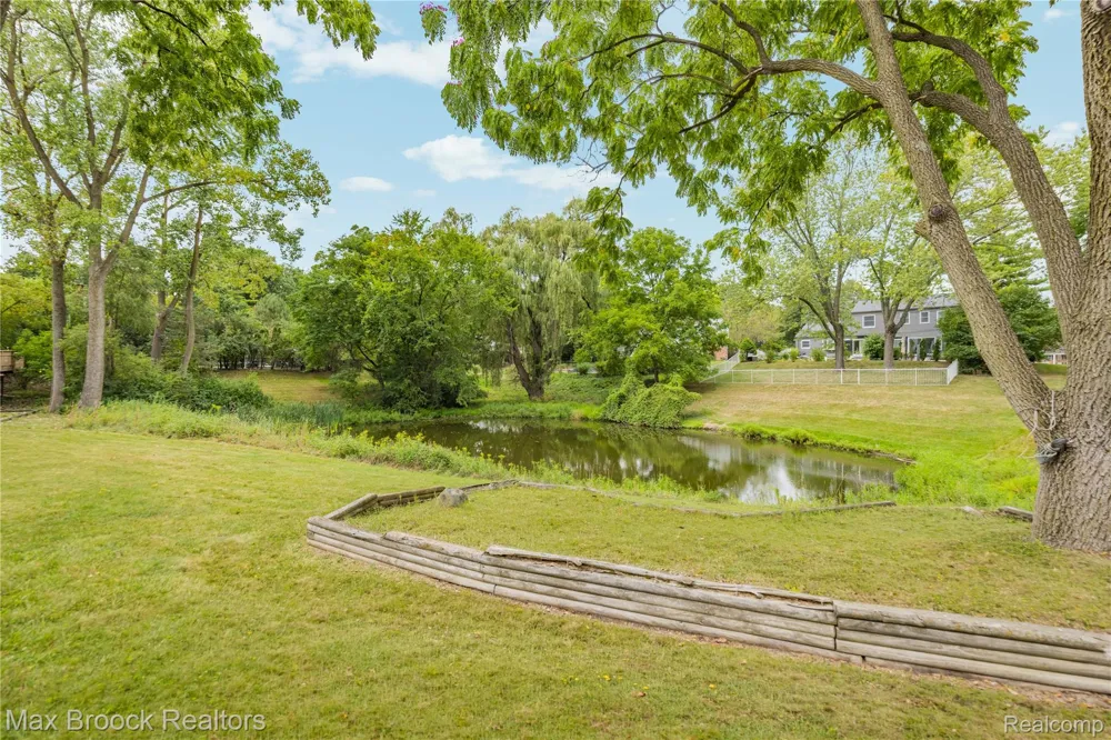 4370 Savoie Trail West Bloomfield Charter Township, MI 48323