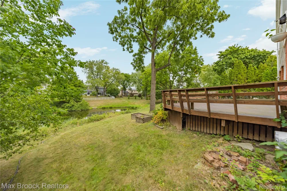 4370 Savoie Trail West Bloomfield Charter Township, MI 48323