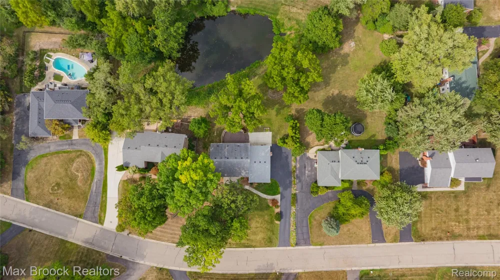 4370 Savoie Trail West Bloomfield Charter Township, MI 48323