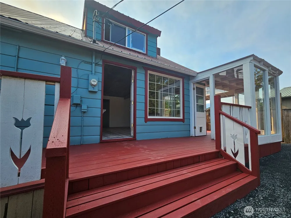 607 S H STREET Port Angeles, WA 98363