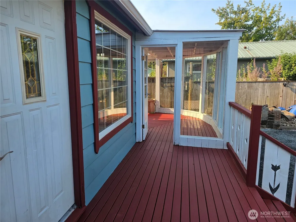 607 S H STREET Port Angeles, WA 98363