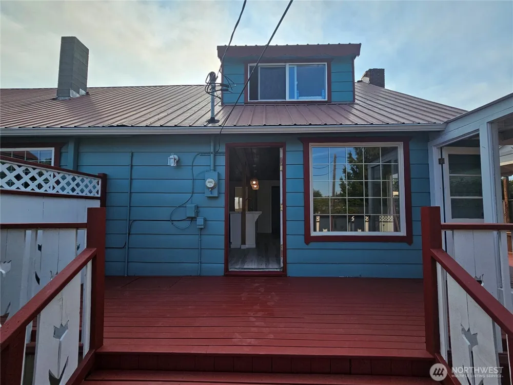 607 S H STREET Port Angeles, WA 98363