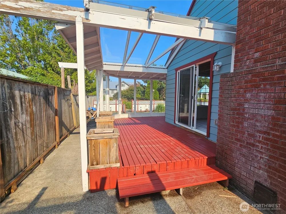 607 S H STREET Port Angeles, WA 98363