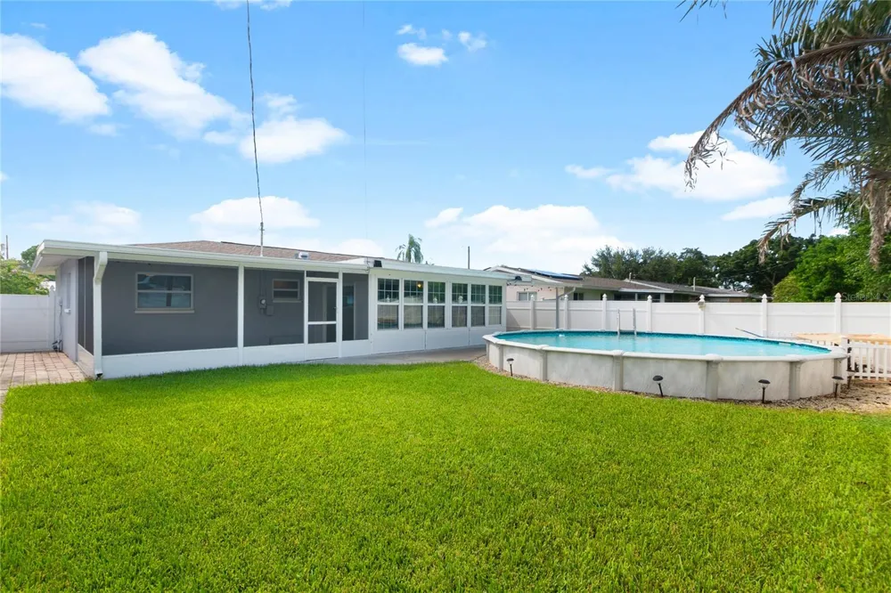 487 LAKE HILL LANE Largo, FL 33771