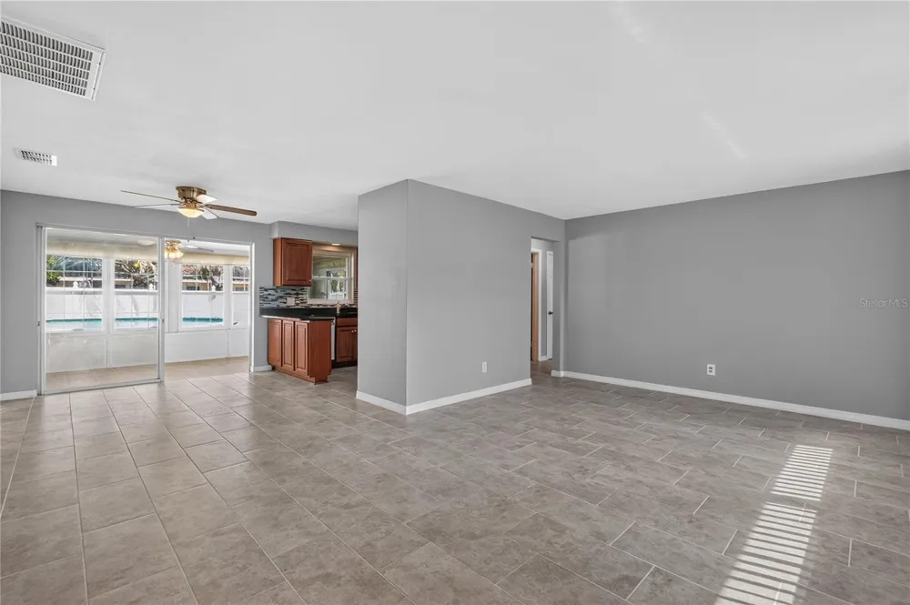 487 LAKE HILL LANE Largo, FL 33771