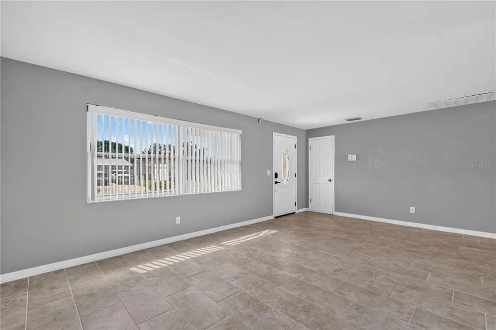 487 LAKE HILL LANE Largo, FL 33771
