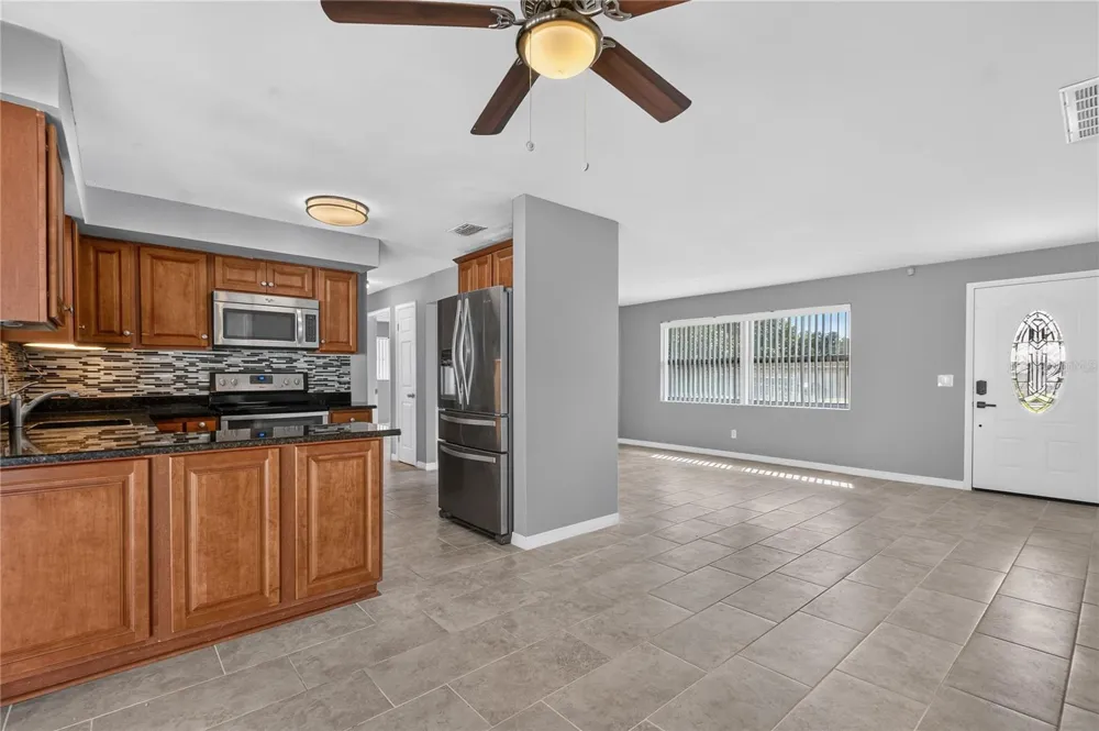 487 LAKE HILL LANE Largo, FL 33771