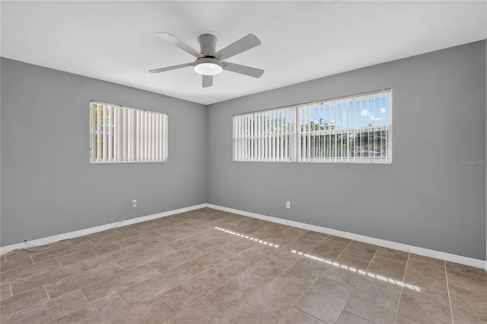 487 LAKE HILL LANE Largo, FL 33771