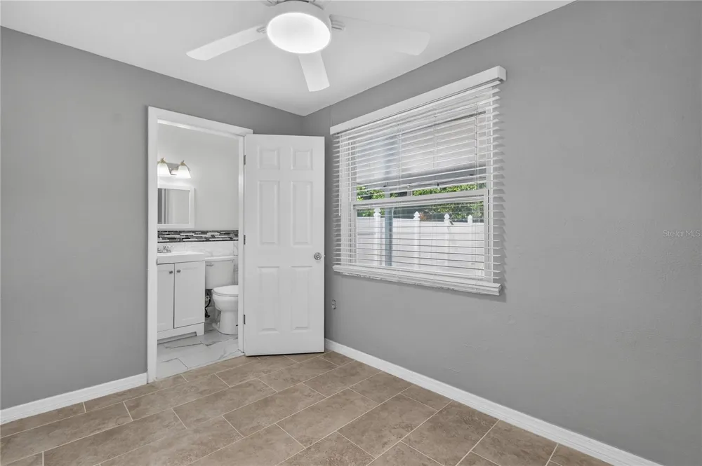 487 LAKE HILL LANE Largo, FL 33771
