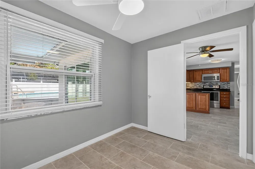 487 LAKE HILL LANE Largo, FL 33771