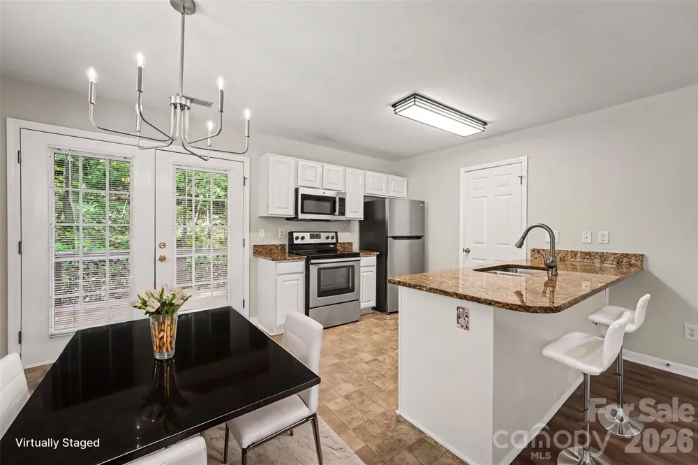 10104 Rockwood Road Charlotte, NC 28215