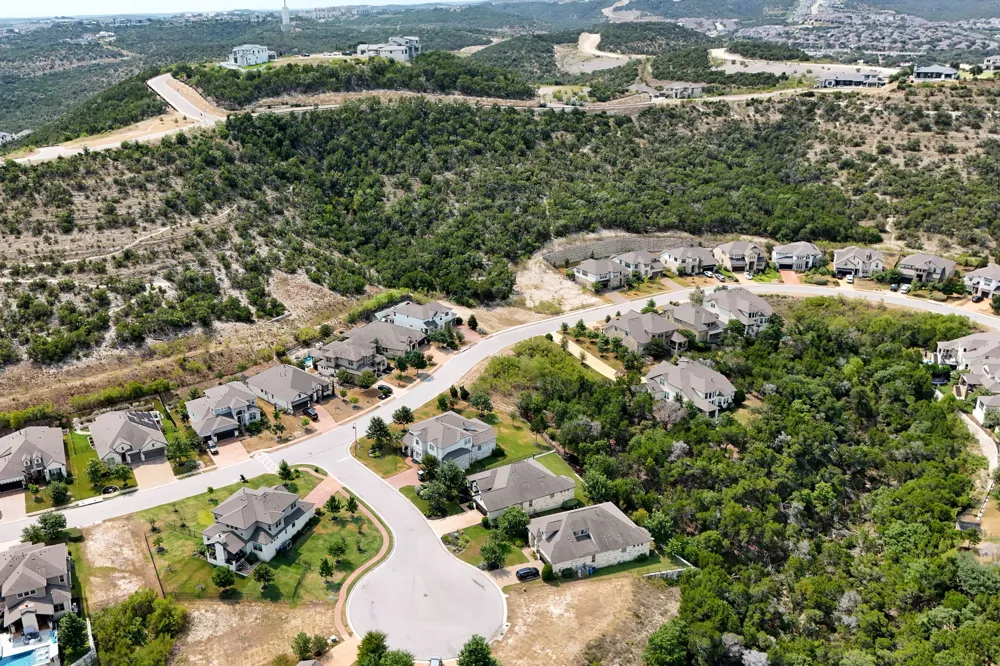 204 Everton Cove Lakeway, TX 78738